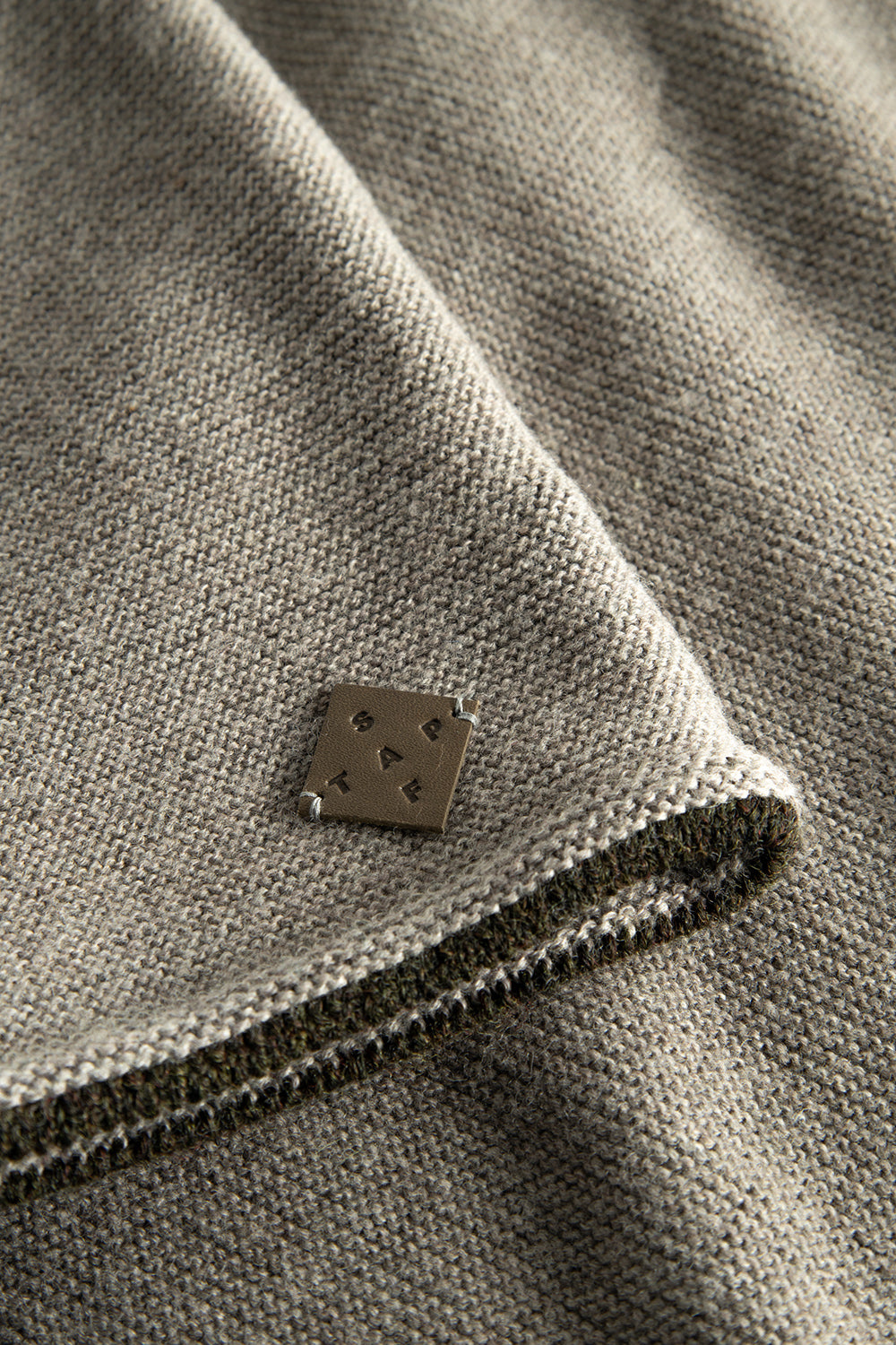 Kinder Strickjacke Lamsenspitze