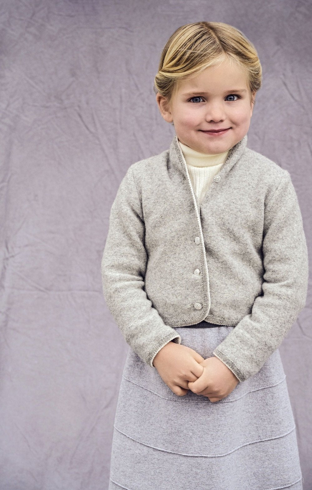 Children's knitted cardigan Daberspitze