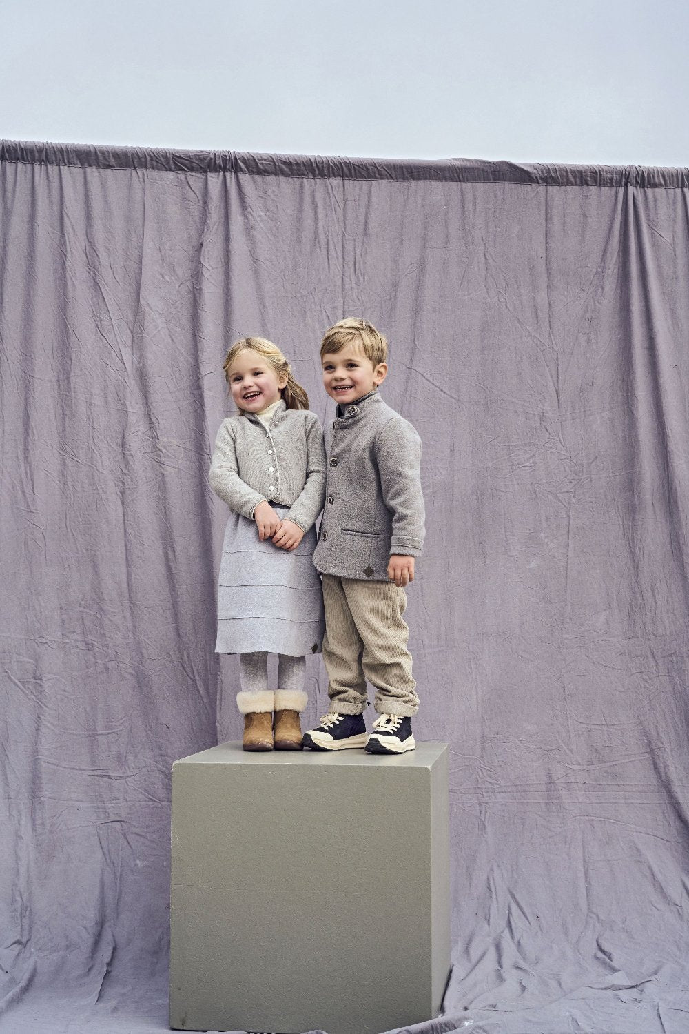 Children's knitted cardigan Daberspitze